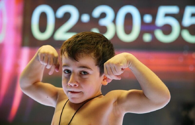 Шестилетний чеченец отжался на брусьях 330 раз и стал мировым рекордсменом