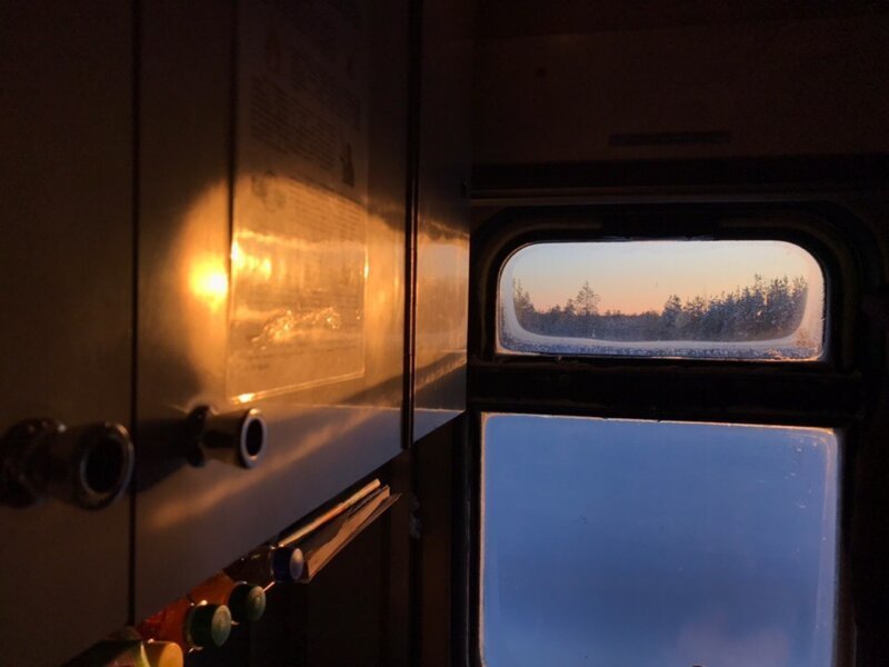 Фото из поезда ночью из окна
