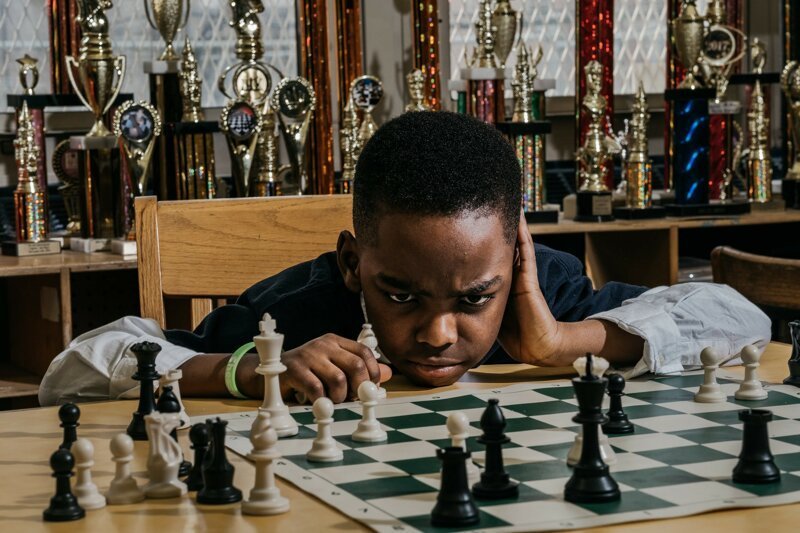 8-летний бездомный беженец из Нигерии выиграл чемпионат Нью-Йорка по шахматам