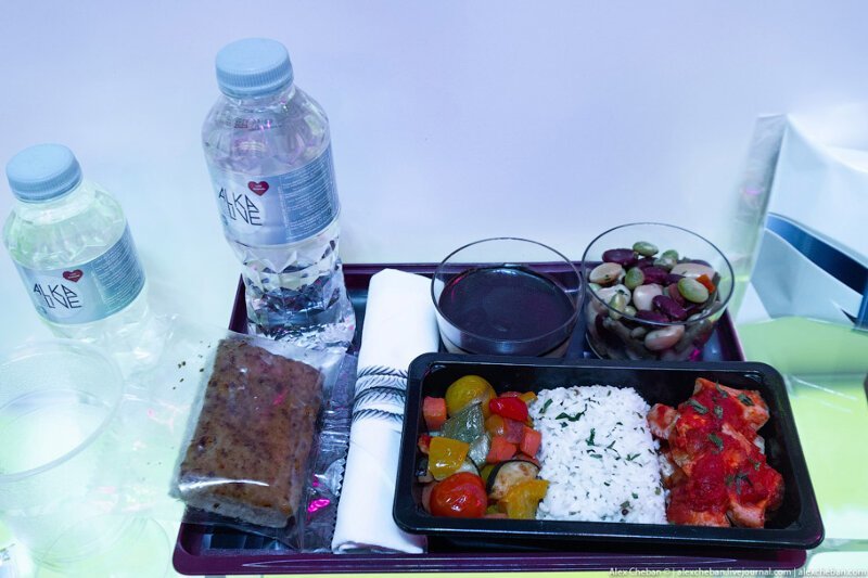 Эконом класс в самолете: революция от Qatar Airways