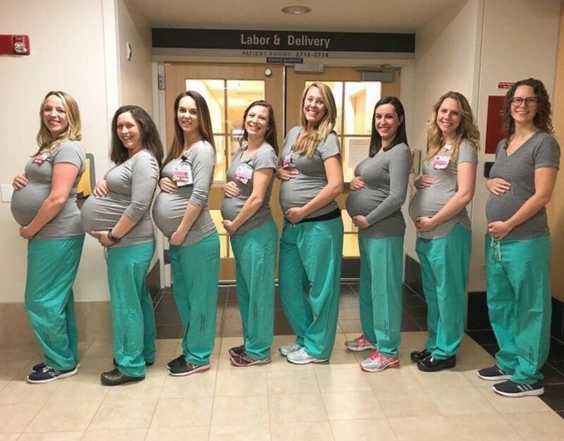 Девять медсестёр роддома одновременно забеременели