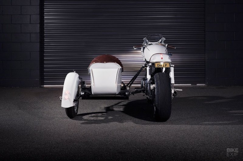 Кастом-байк Triumph Scrambler с коляской от австрийской компании Purpose Built Moto