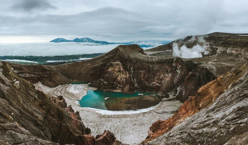 «Панорама кратера вулкана Горелый». Автор фото: Николай Иванов. 