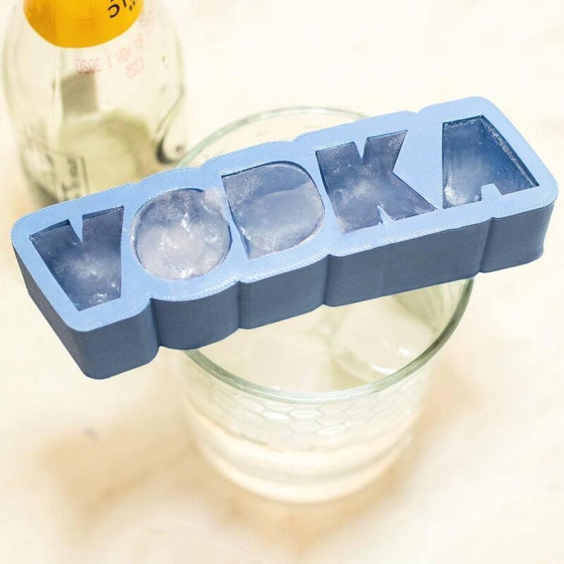 Форма для льда, чтобы добавить в коктейль водки и оставить его безалкогольным одновременно