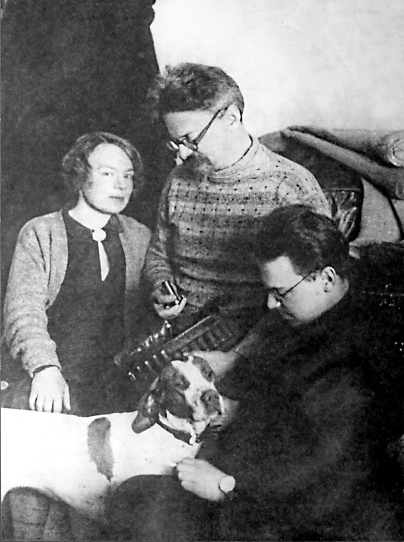 Лев Троцкий и его семья, Алма-Ата