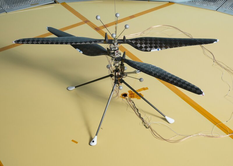Первый марсианский вертолет