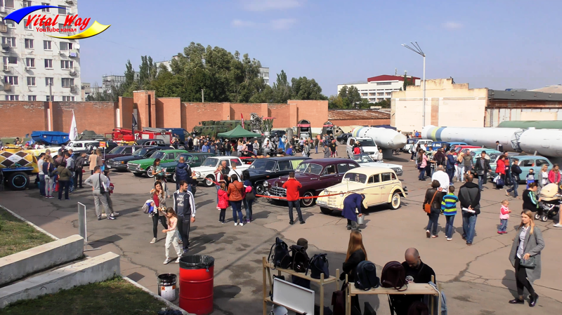 Выставка ретро автомобилей в Днепропетровске 2017