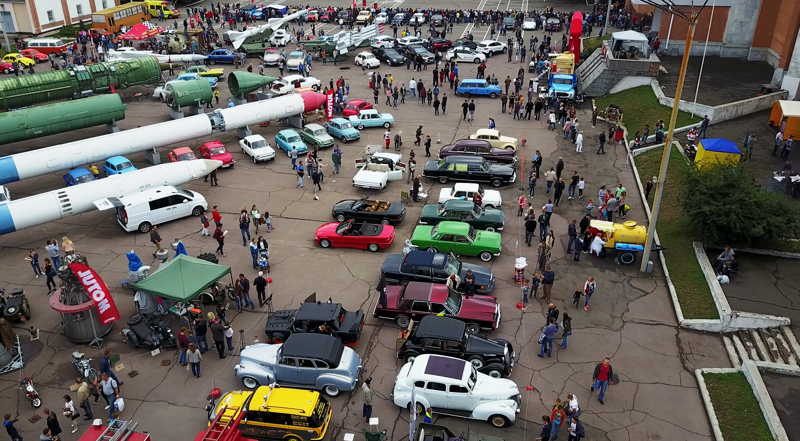 Выставка ретро автомобилей в Днепропетровске 2017