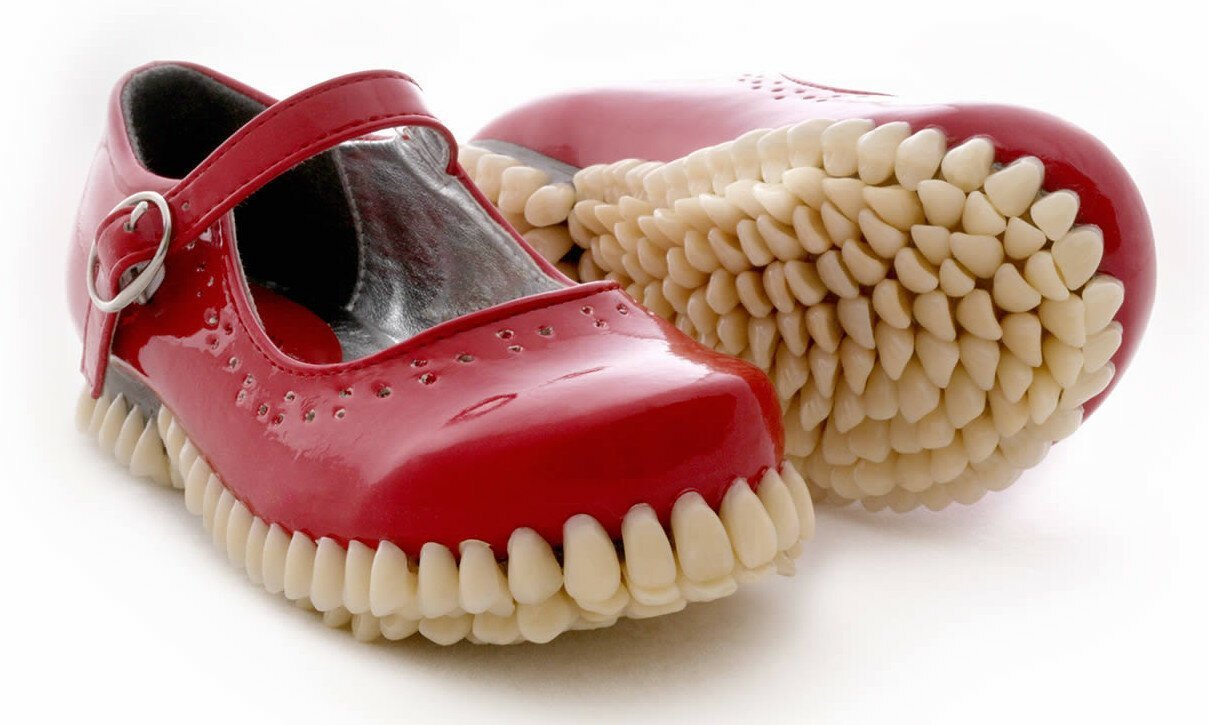 Обувь с зубами