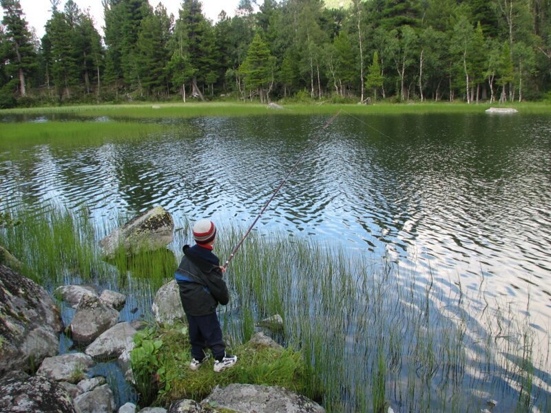 Рыбачим в долине реки Туралыг. Хакасия