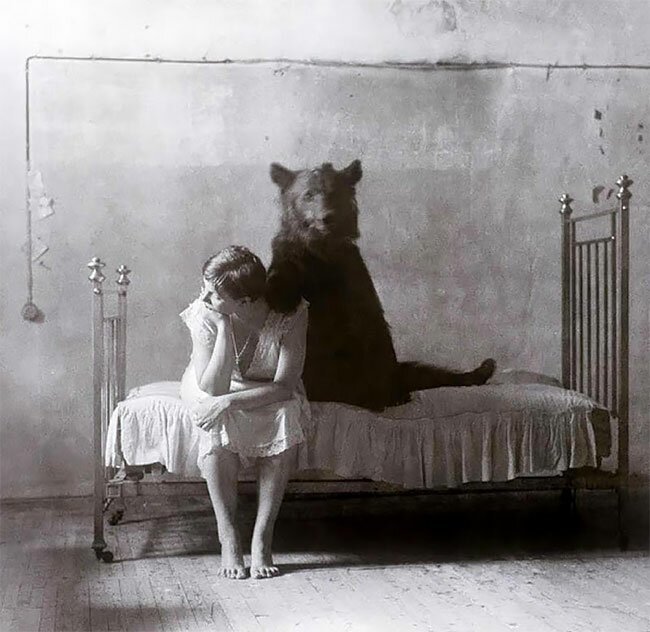 15. Девочка и медведь, ок. 1912 г.