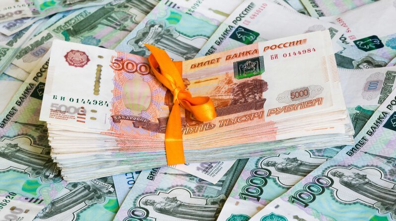 Названы вакансии с зарплатой выше 500 тысяч рублей