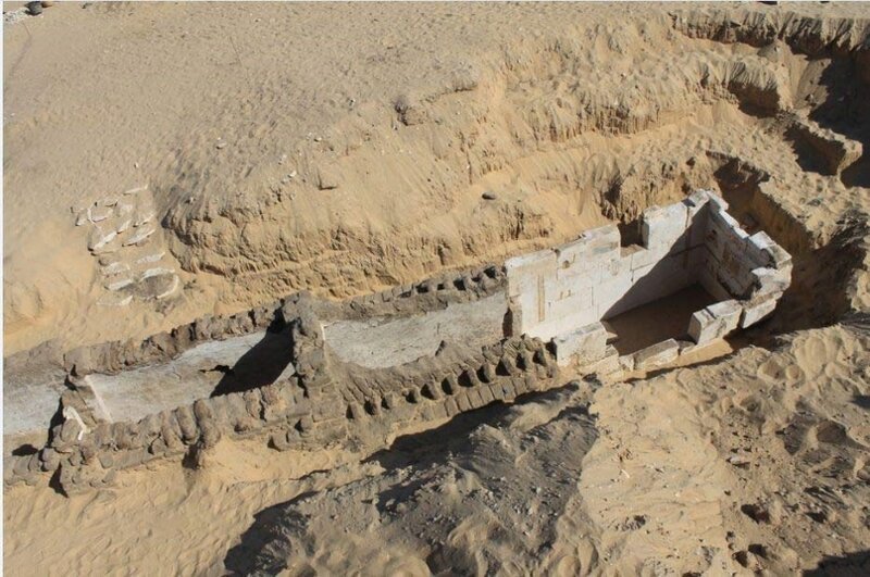 На стенах погребальной камеры археологи прочли - сын Ра Сенебкей, владыка Верхнего и Нижнего Египта.