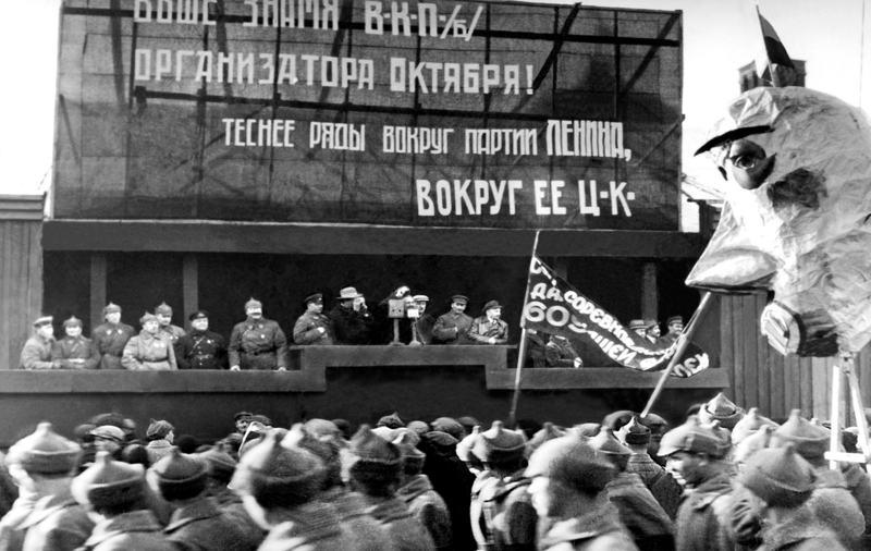  Празднование 12-й годовщины революции. Иосиф Сталин, Климент Ворошилов, Сергей Каменев и Николай Бухарин. 7 ноября