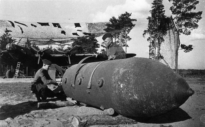 "Grand Slam" - самая тяжелая бомба Второй мировой войны
