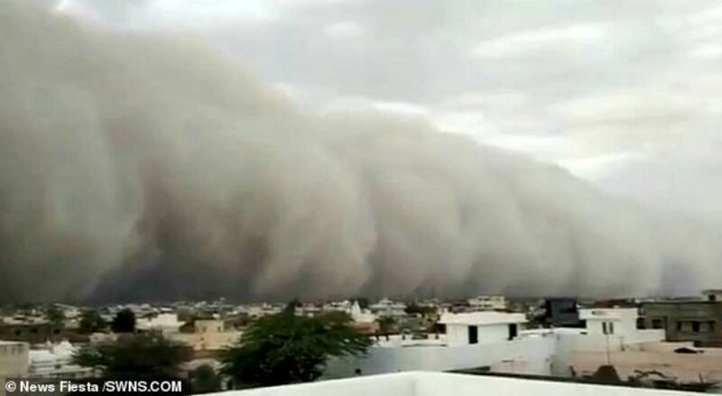 Индию накрыла сильнейшая пыльная буря