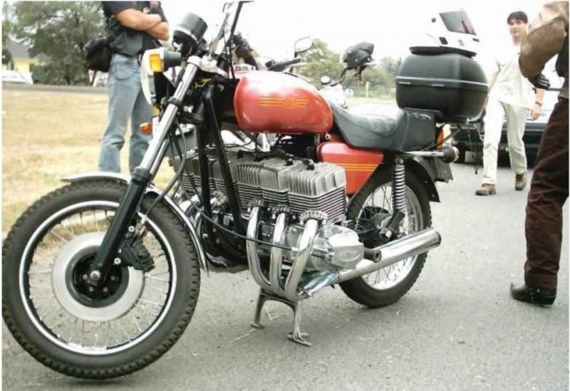 Венгерский конструктор создал шестицилиндровый мотоцикл Jawa