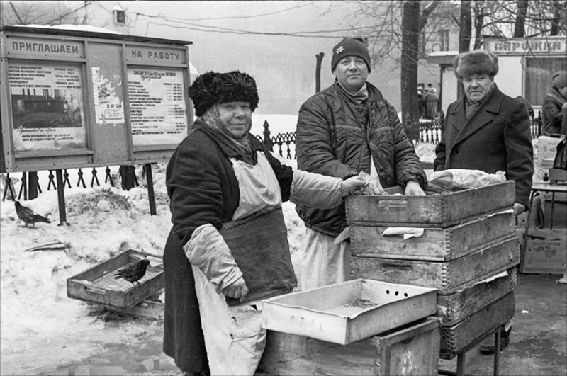 Продавцы пирожков. Москва, 1989 год. Фото: Игорь Стомахин 