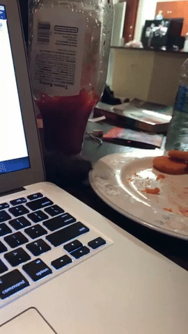 Кто-то очень любит наггетсы