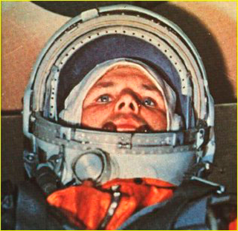 Юрий Гагарин в кабине космического корабля «Восток-1»