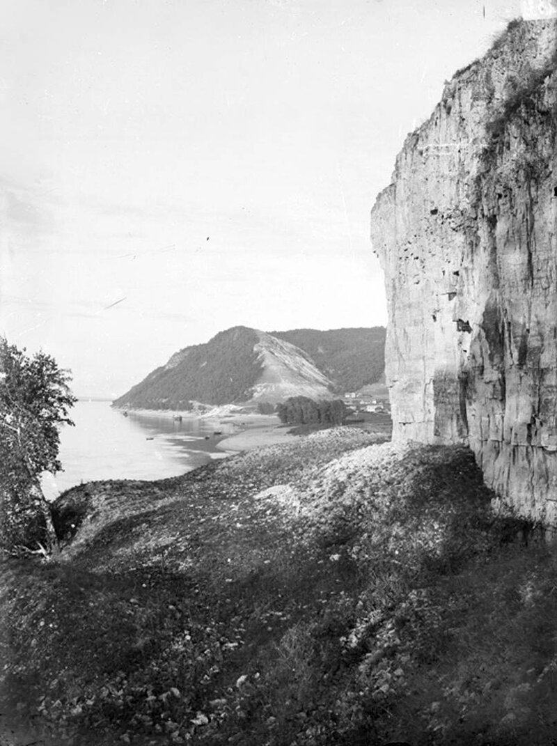 Вид на Жигулевские горы и село Моркваши, 1894 год