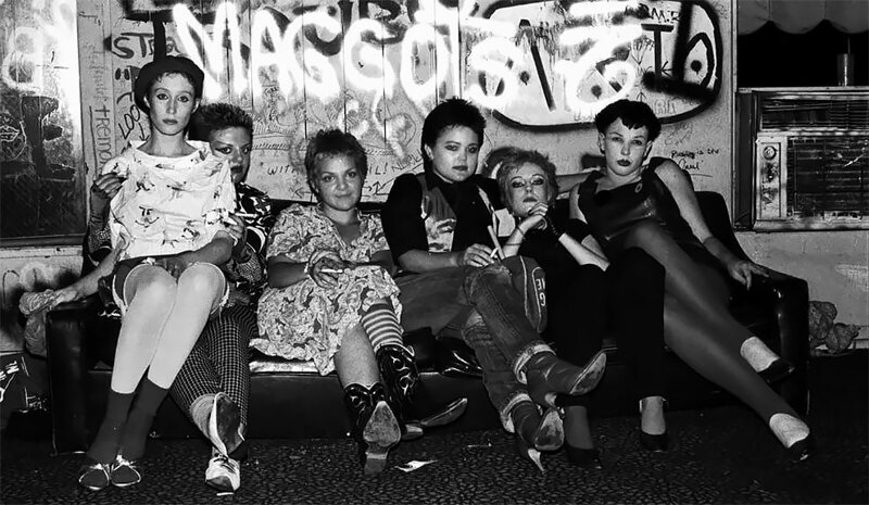 "Нетипичные девушки": женщины в панк-движении 70-х и 80-х