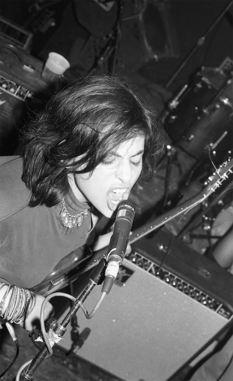 Джулия Кафриц c группой Pussy Galore, 1988. Фото Джи Джи Гонсон