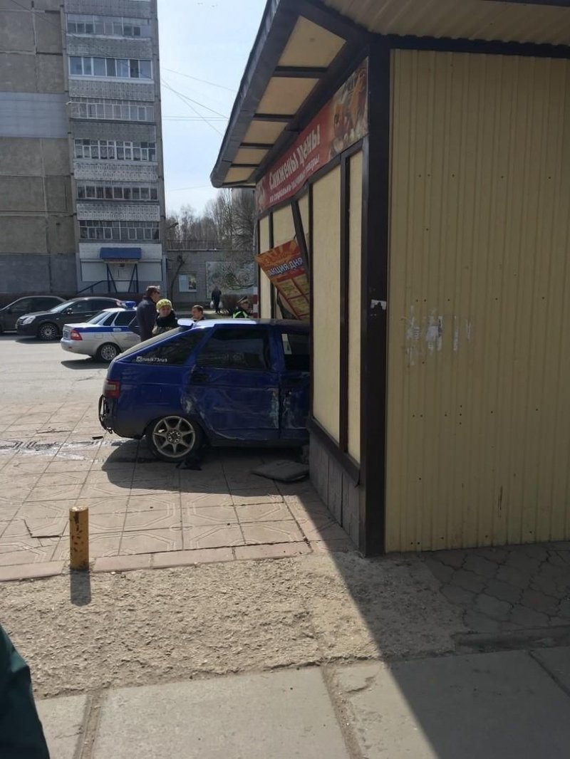 В Ульяновской области лихач протаранил стену  продуктового магазина