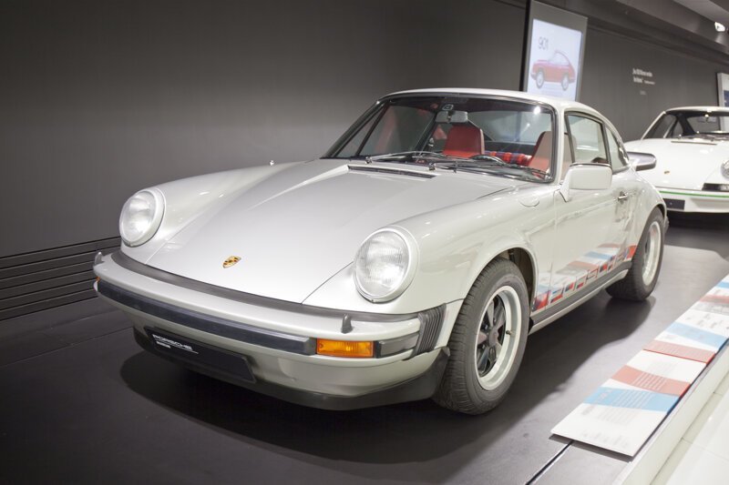 Музей Porsche — выставочный комплекс в районе Цуффенхаузен города Штутгарт