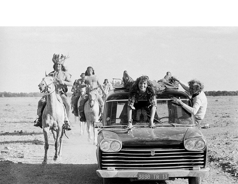 Джейн Биркин и Пьер Ришар на съемочной площадке фильма "Он начинает сердиться", 1974 год 