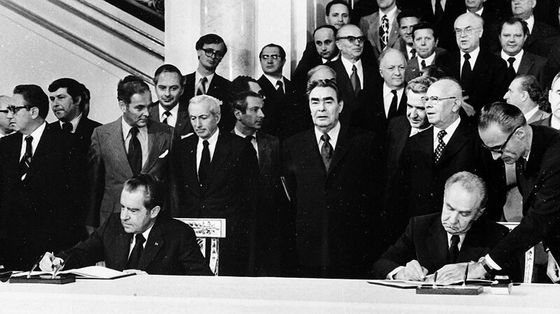 1972 г. 26 мая. Подписание в Москве «Основ взаимоотношений между СССР и США»