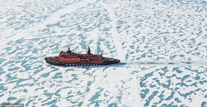 4. Poseidon Expeditions организуют экспедиционные круизы в Антарктиду, Арктику, на Северный полюс. На фото - самый мощный в мире атомный ледокол "50 лет Победы", на котором и проводится путешествие