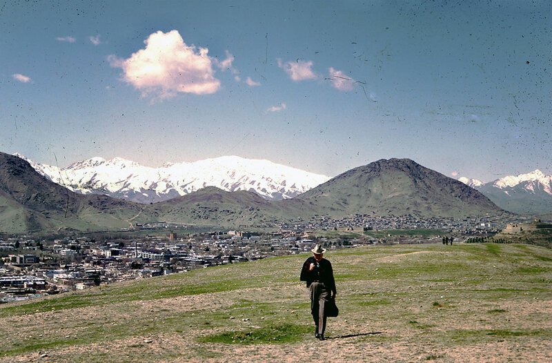 Идиллические снимки были сделаны в 1967 году, когда профессор (на снимке) работал на ЮНЕСКО в Афганистане