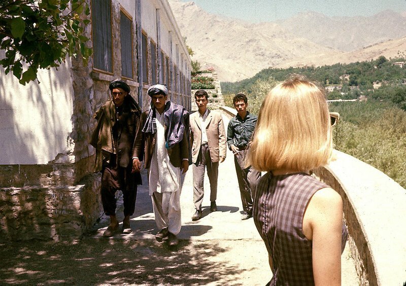 Белокурая Пег в Кабуле вскоре после прибытия