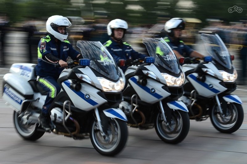 Самый популярный и любимый столичным мотобатом мотоцикл BMW R1200RT прошлого поколения в полицейском исполнении