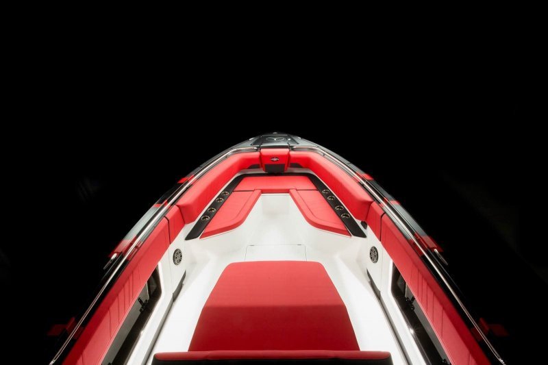 Не взлетим, но поплаваем: как Mercedes-AMG GT 63 S вдохновил скоростной катер