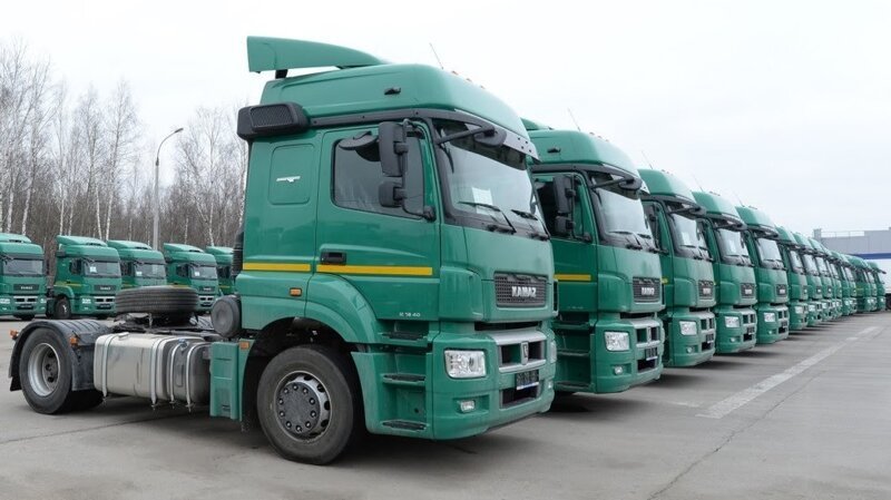 «КАМАЗ» передал в лизинг «ИТЕКО Россия» 500 седельных тягачей КАМАЗ-5490 и полуприцепов