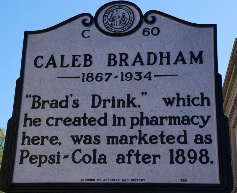 6. Газировка "Пепси" изначально называлась "Напиток Брэда" и продавалась как лекарство в аптеках