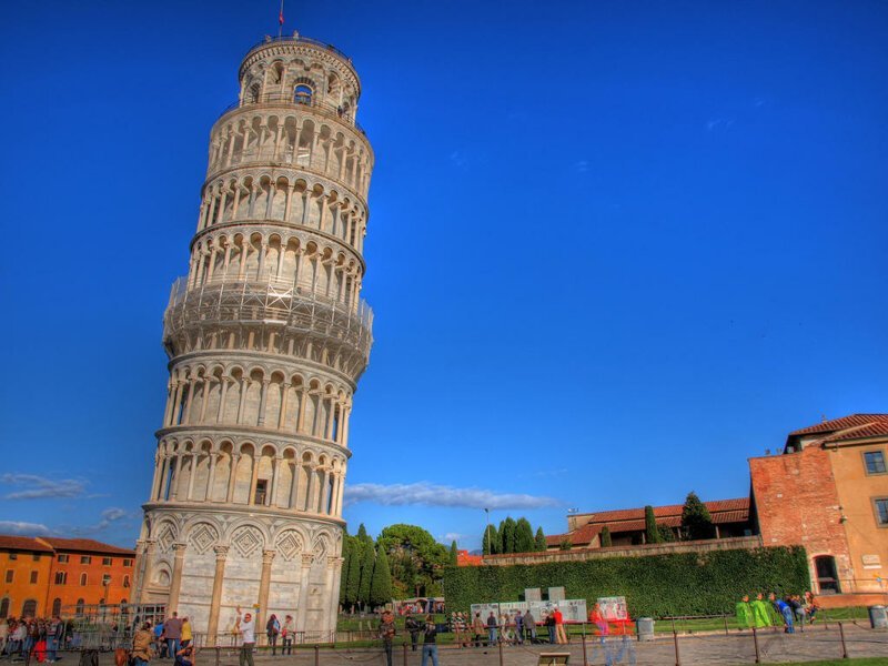 Угол «падения» знаменитой башни в Пизе (Италия) сократился.