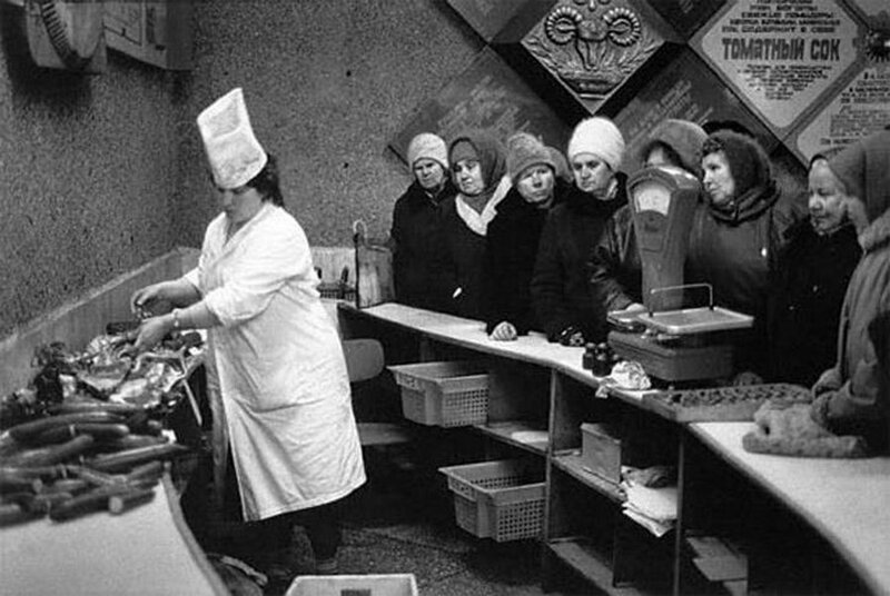Как это было: фотографии советских магазинов и рынков