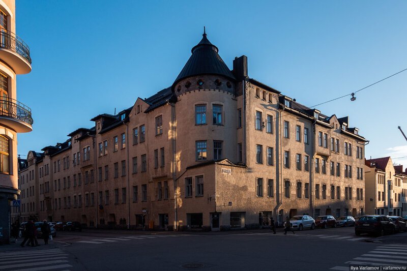 Хельсинки: школа, бассейны, двери