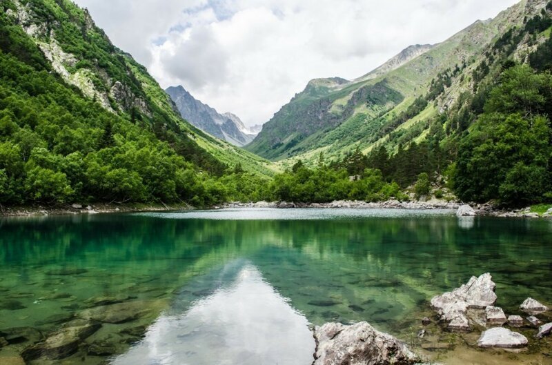 Красота природы озеро и горы