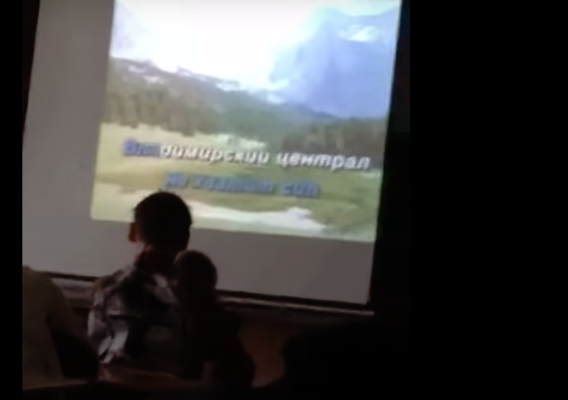 Школьники из Краснодара на уроке музыки разучили и спели "Владимирский централ"