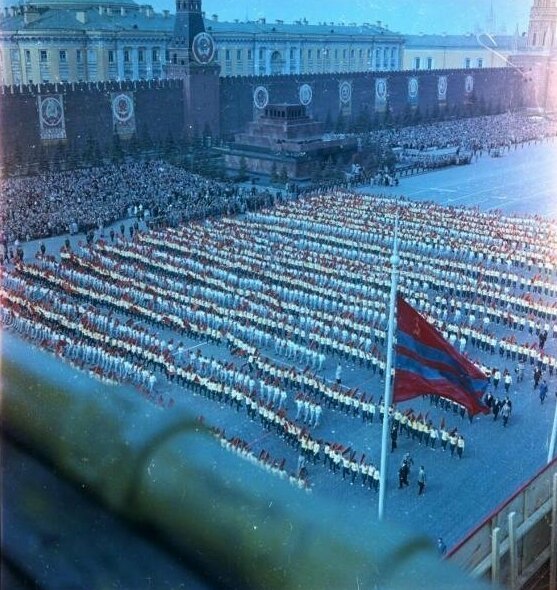 Как это было: значимые кадры с первомайских демонстраций в СССР