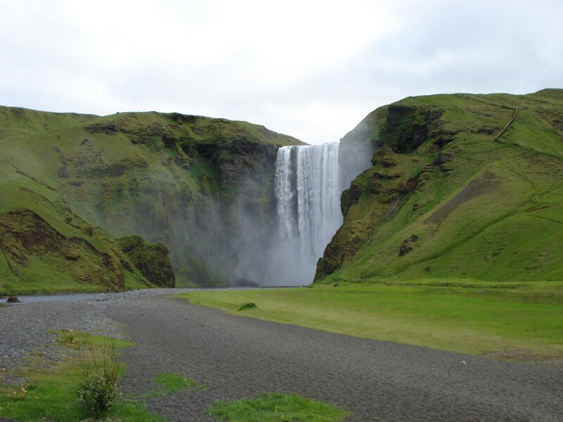 7. Водопад Скоугафосс в Исландии