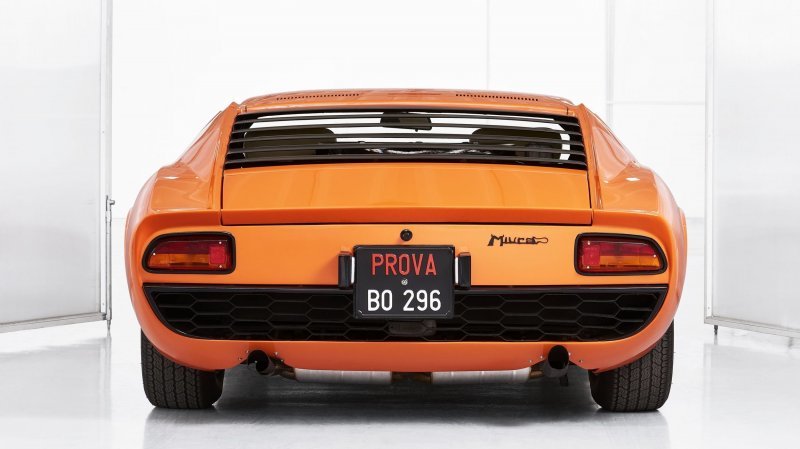 Оригинальный восстановленный Lamborghini Miura из фильма "Ограбление по-итальянски"