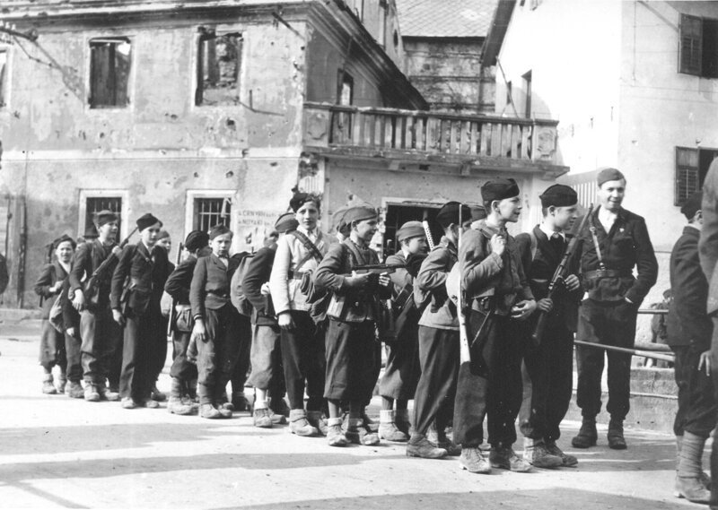 Сербские пионеры-партизаны. Февраль 1945 года