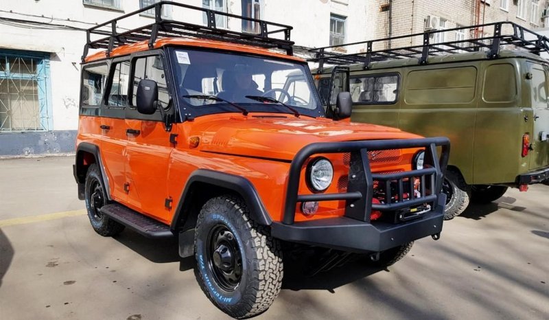 Продажи УАЗ Хантер "Экспедиция" начнутся в мае 2019 года по цене 984 900 рублей, то есть новая модификация станет самой дорогой версией модели.
