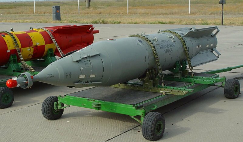 ВКС России начали получать новые управляемые бомбы массой 500 и 1500 кг