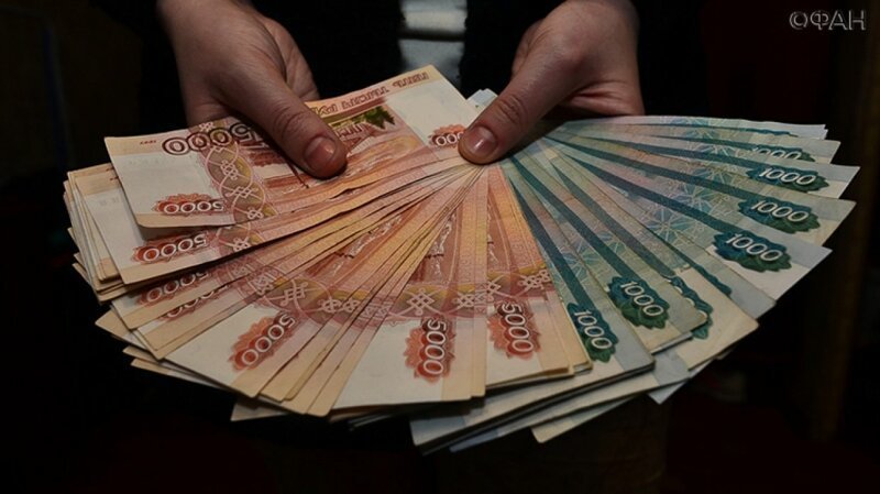 Не там, где надо: средняя зарплата москвичей вырастет до 135 тысяч рублей
